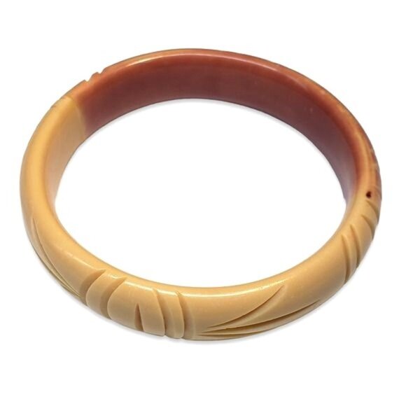 Rare Vintage Carved Plastic (Bakelite?) Two-Tone Bangle 1920's - Picture 1 of 5